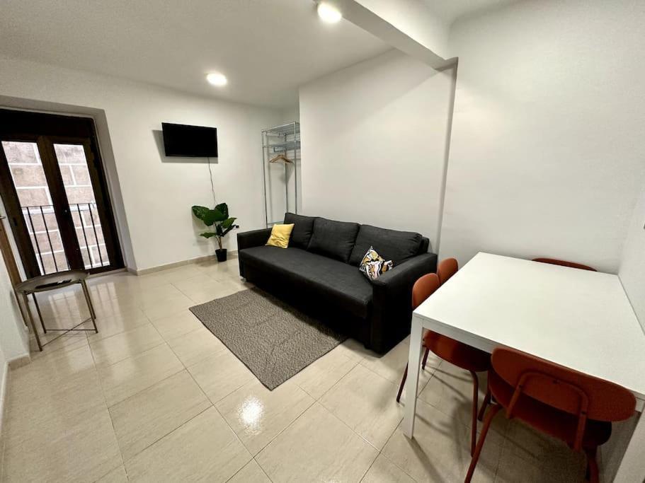 טראגונה Little Horse Apartments 2 מראה חיצוני תמונה
