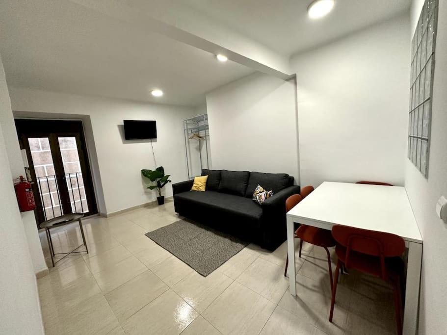 טראגונה Little Horse Apartments 2 מראה חיצוני תמונה